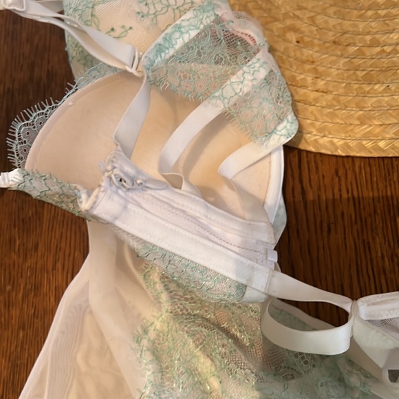 Victoria’s Secret’s Chic Flattering Cutout Bra Mesh Corset Size 34C - Picture 8 of 8